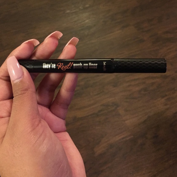 Benefit they're real push up liner