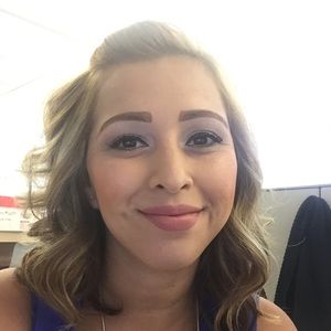 Meet your Posher, Monique