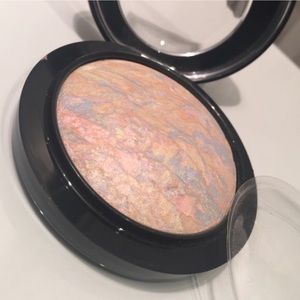 MAC lightscape mineralize skinfinish