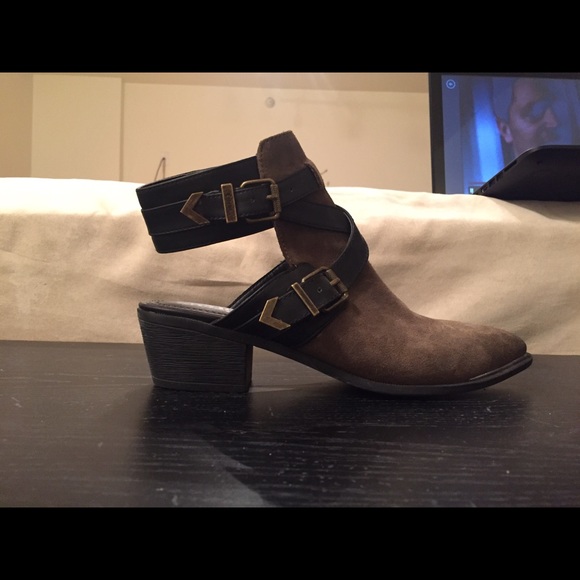 Circus by Sam Eldeman size 7 1/2