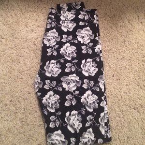 Victoria's Secret pink leggings