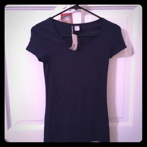 NWT H&M Basic T-shirt in Dark Blue