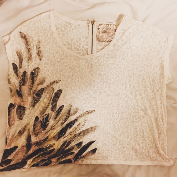 Jet Set Hang Over the Shoulder Shirt