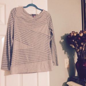 Vince Camuto grey top