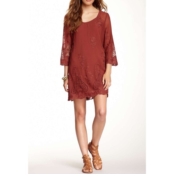 Monoreno rustic Layered lace dress. - Picture 2 of 2