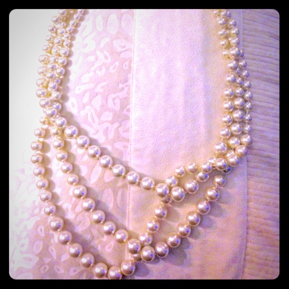 Multistrand pearl necklace - Picture 1 of 4