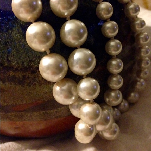 Multistrand pearl necklace - Picture 2 of 4