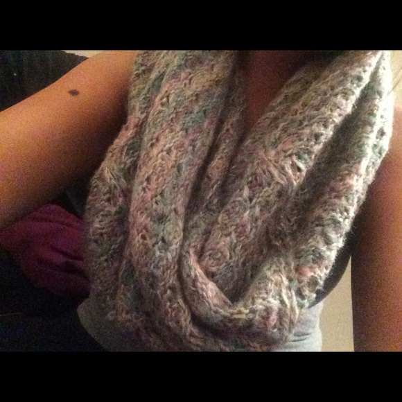 wool infinity scarf ☃ - Picture 1 of 3