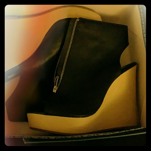 Vera Wang Wedge Heels