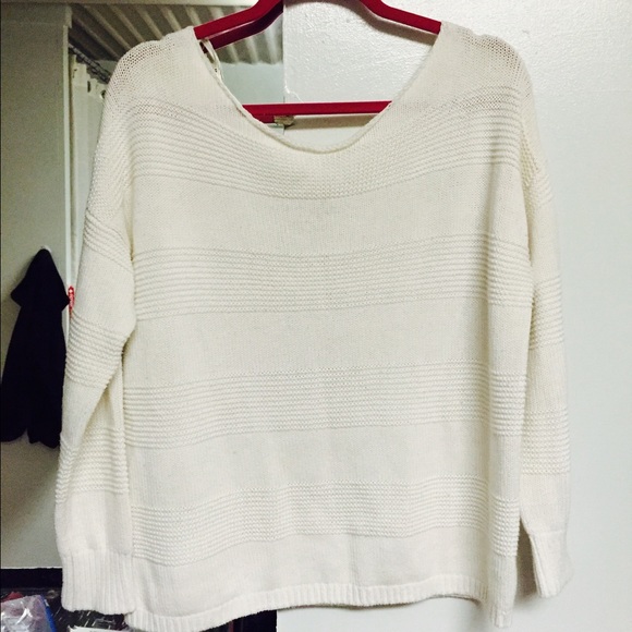 A must have white sweater from forever 21