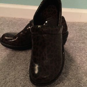 Excellent condition! Animal print clogs