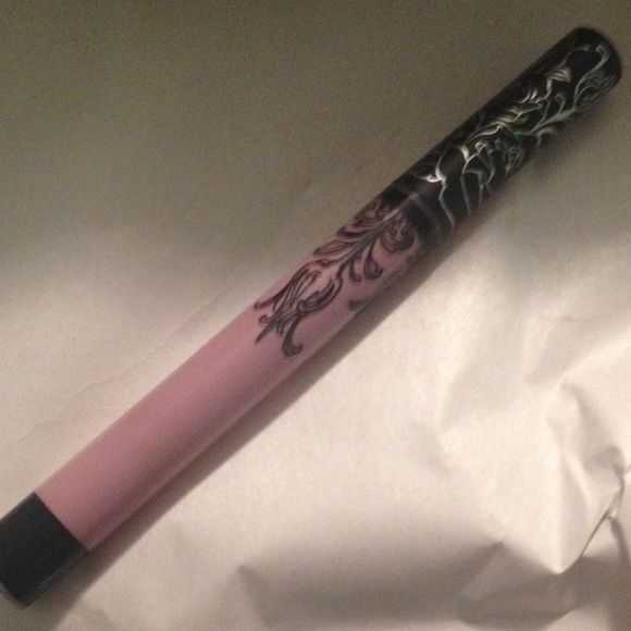 KAT VON D EVERLASTING LIQUID LIPSTICK REQUIEM