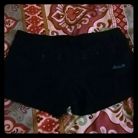 Volcom booty shorts