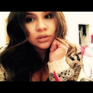 Meet your Posher, Regina