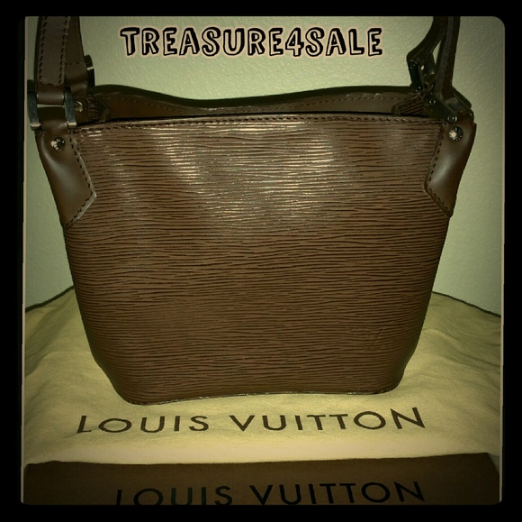 Louis Vuitton Mandara PM in Epi Moka M5893D