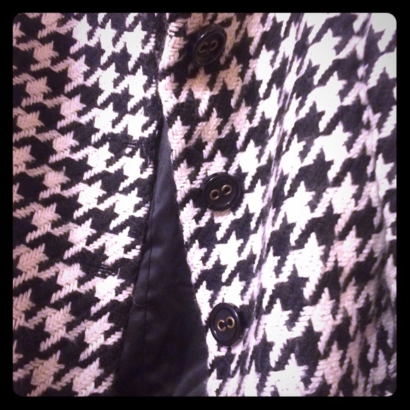 Clueless-Style Liz Claiborne Black & White Coat
