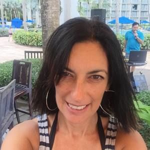 Meet your Posher, Stacy