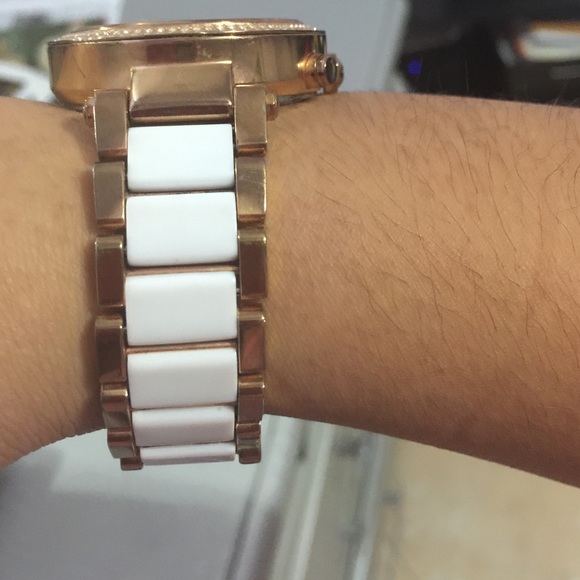 Michael Kors Women's Watch - Picture 3 of 4