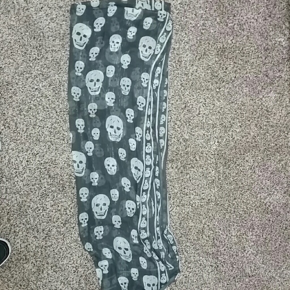 Scarf - Picture 1 of 1