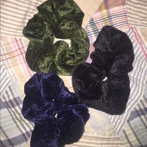 3 velvet scrunchies