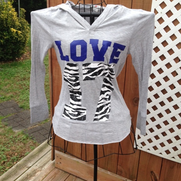 Derek Heart shirt