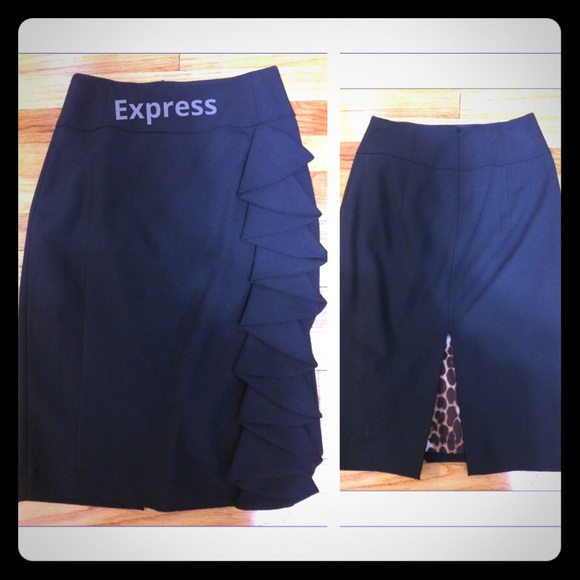 Express lined work skirt .. Worn 1 time perfect 0