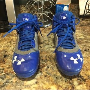 Youth size 4.5 cleats.