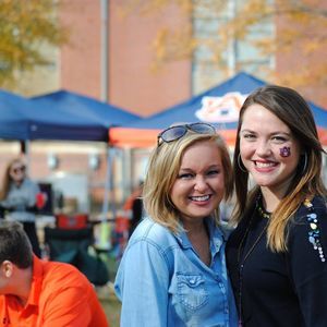 Meet your Posher, Hilary