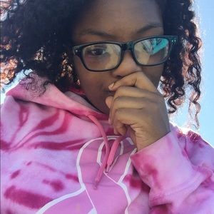 Meet your Posher, Riana