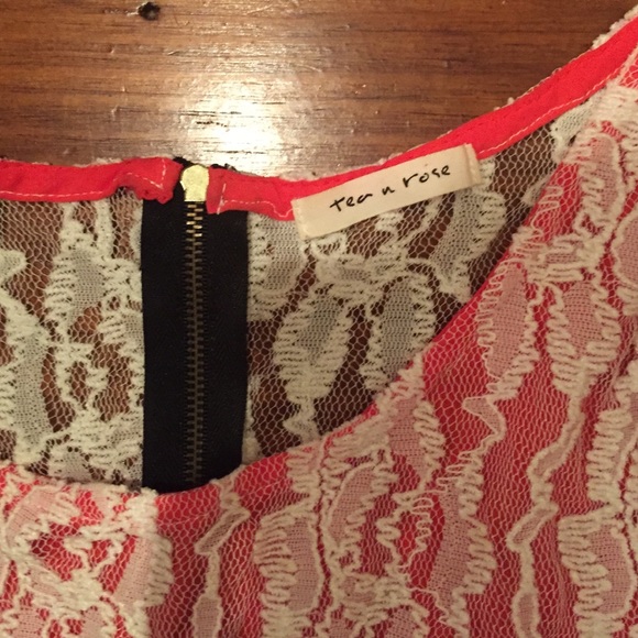 ❤️❤️❤️Coral and lace dress - Picture 4 of 4