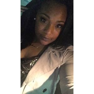 Meet your Posher, Holly