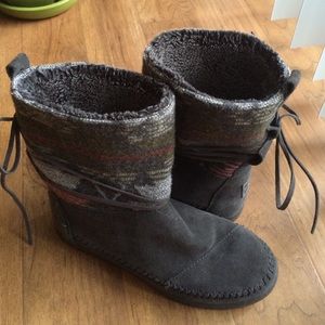 *RESERVED* TOMS boots