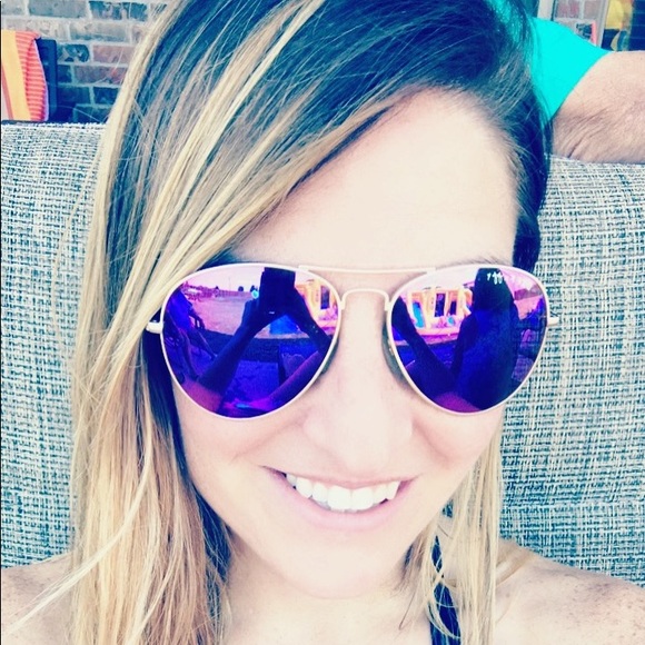 Meet your Posher, Kelly - Picture 1 of 2