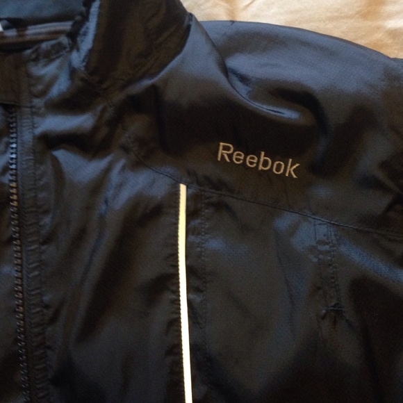 Light Reebok windbreaker - Picture 2 of 4