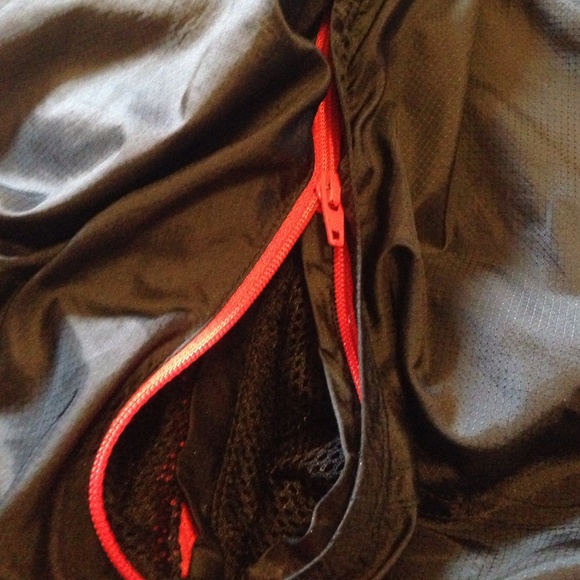 Light Reebok windbreaker - Picture 3 of 4