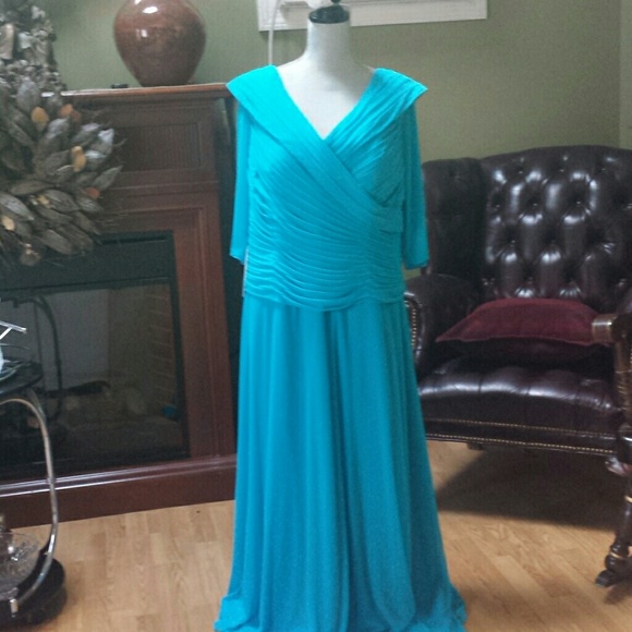 JJSHOUSE FLOWING VIBRANT GOWN|