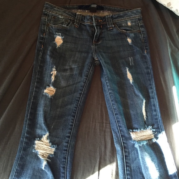 Refuge distressed skinnies!