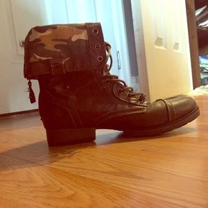 Camouflage Combat Boots