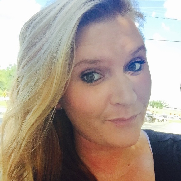 Meet your Posher, Brooke