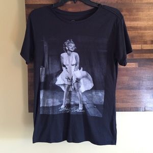 Black and white Marilyn tee