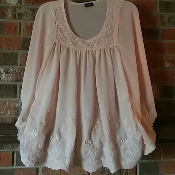 Tops - Ultra girly blouse!
