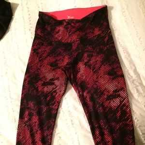 Old navy active capris, never worn