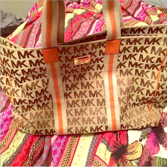 Micheal Kors overnight bag