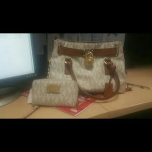 Michael kors satchel and wallet