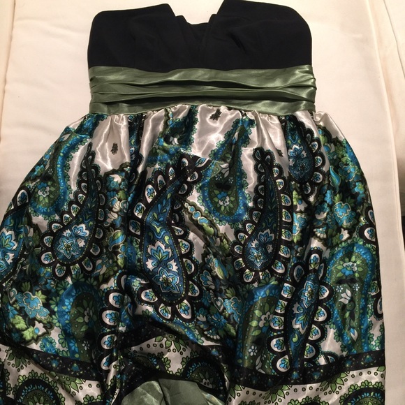 Midi dress with printed skirt, green tie back sash