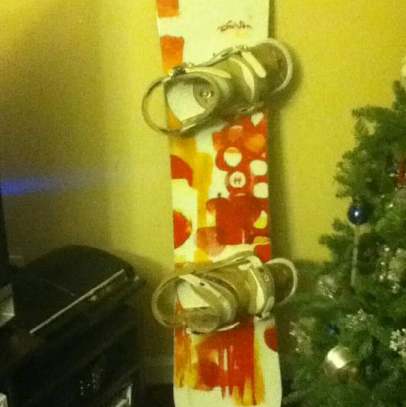 Snowboard - Picture 2 of 4