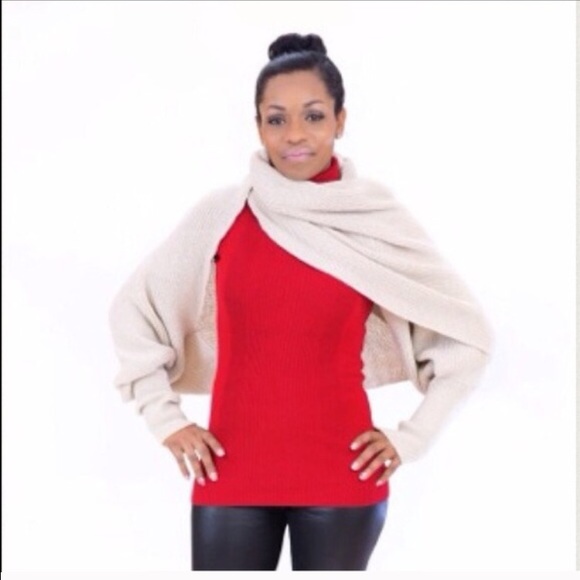 The Muffler Scarf/Shawl with sleeves in 4 colors.