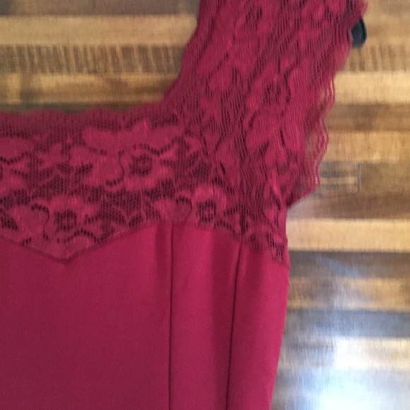 Maroon lace top dress - Picture 2 of 2