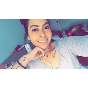 Meet your Posher, Iris