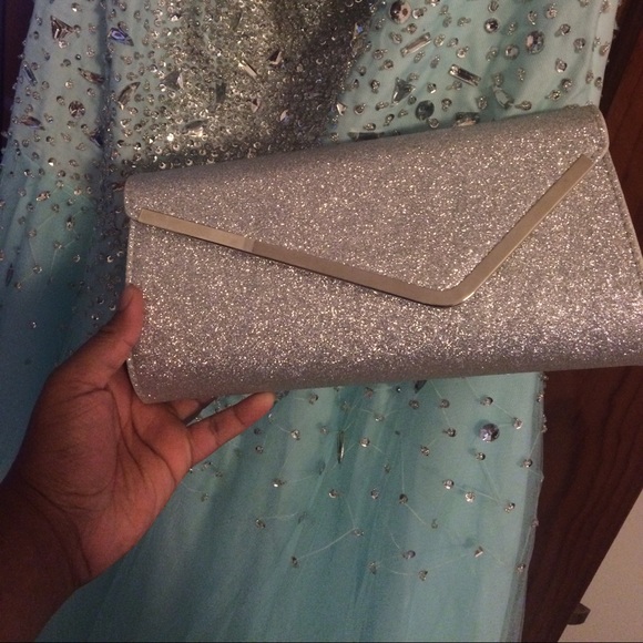 Prom dress and accessories - Picture 4 of 4